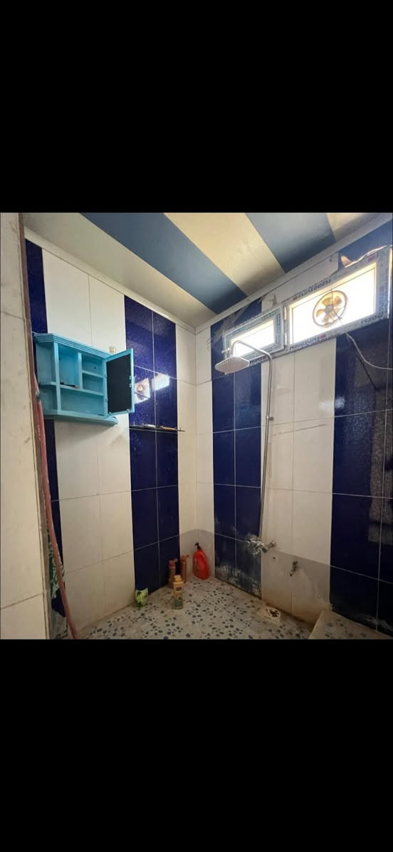 يرهم مبادره
دار للبيع 

المساحه 100متر طابو صرف

طابقين بناء حديث 🧱 طابوق كونكريت 

يحتوي الدار علئ غرفتين نوم وصالة وكلدور ومطبخ وصحيات

العنوان حله بكرلي٢ قرب جامع الهادي قبل ملعب 

تبليط.   شارع ١٠ متر.  

السعر قفل 115 م

للراغب للشراء مراجعه مكتب عقار الذهب الابيض في البكرلي بأداره ابو ليث الدليمي.  ***********
