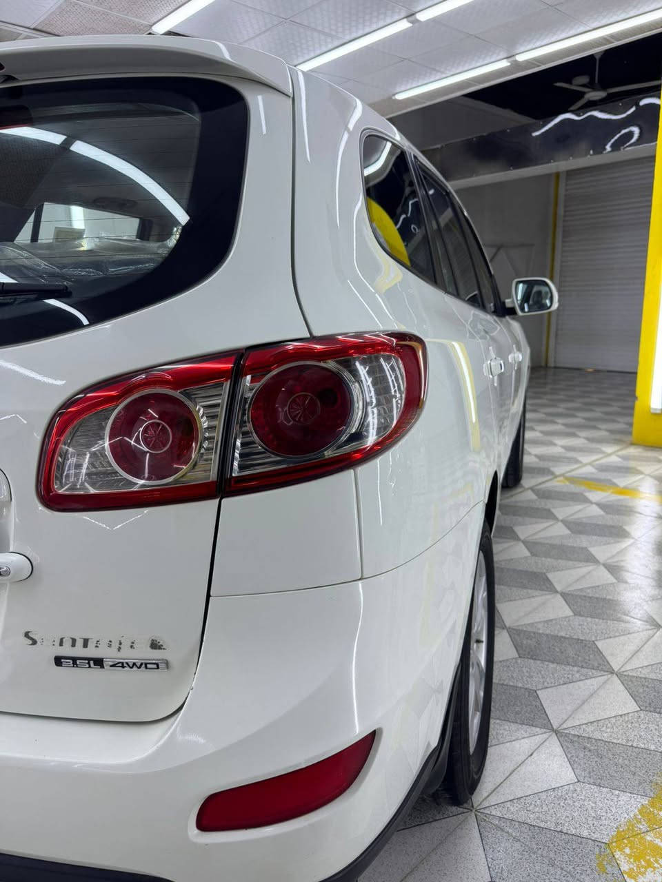 هونداي سنتافي 2011 خليجي
مكفوله سونار مرفق / حجم المحرك V6 3500
 فول مواصفات
كشن كهرباء تحكم ستيرن فحته سبعه راكب 3قطع تبريد
تحكم ستيرن ماشيه 170
سعر 165 وبيها مجال بسيط
مكاني حله شارع ٨٠
م/***********
