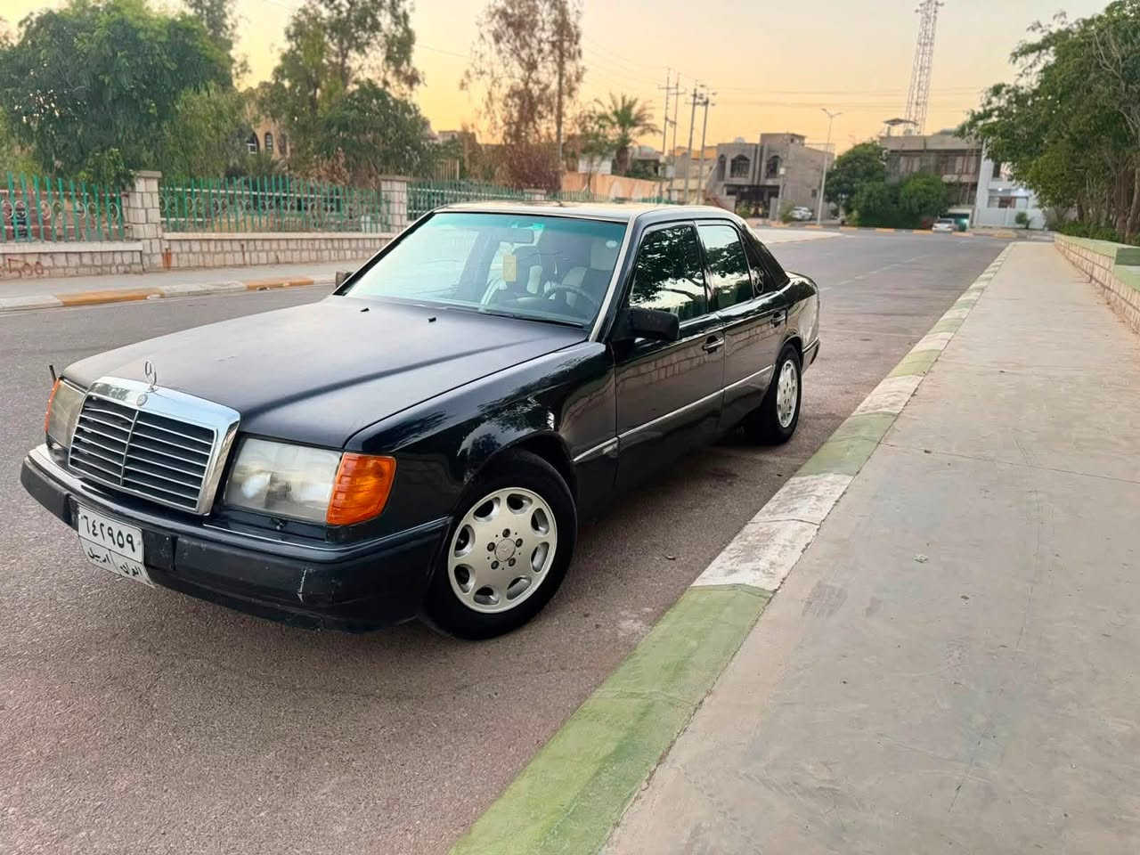 للبيع مارسيدس ***********مودي1992
سياره مواصفات 
فتحه 
كشن جلد
ABS
تبريدثلج باتري جديد
تخم تايرات وياله جديده 
محرك بطه ديلكو 
سياره مصبوغه عام جماليه بدون حادث بدون خياس قواعددبلات سليمه 
بدون نقص بشرط تحويل وكاله 
موقع كلارسعر48بي  مجال
