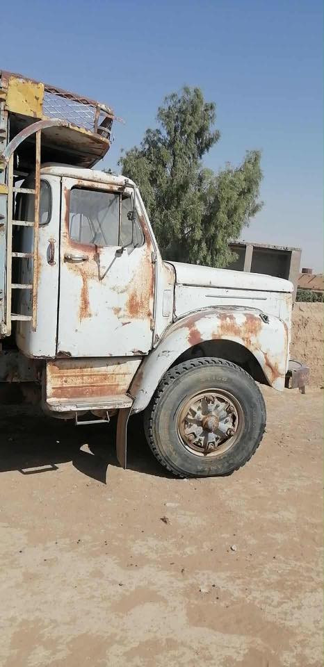 سكانيا للبيع 110محرك111شرط گير شرط شاصي بلادي شرط التحويل السعر تواصل عبر الواتس رقم الهاتف ***********
