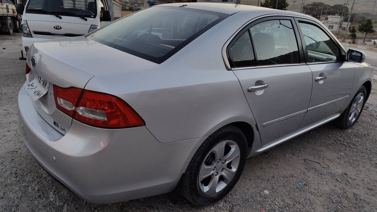 كيا لوتز2009، بيها ۱قطعە كلير ، مكفولة من صبغ و مابيها جراد ابد تحويل وكالة نفس اليوم ، محرك و كير و تبريد كلها شغال ربع مصرف مابي ، سعر94ورقە عنوان اربيل خليفان
ر.م***********
