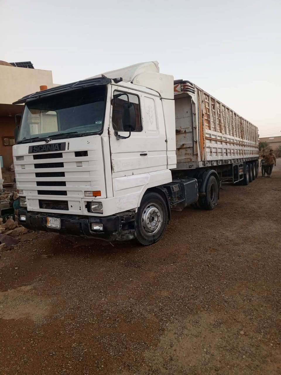 السلام عليكم ورحمة الله
سكانيه موديل 95بطه للبيع 

هيه وعربانه تريد بس راس 

السعر 230 رقم بصرة 

السياره خير من الله  
*********** يوجد واتساب
