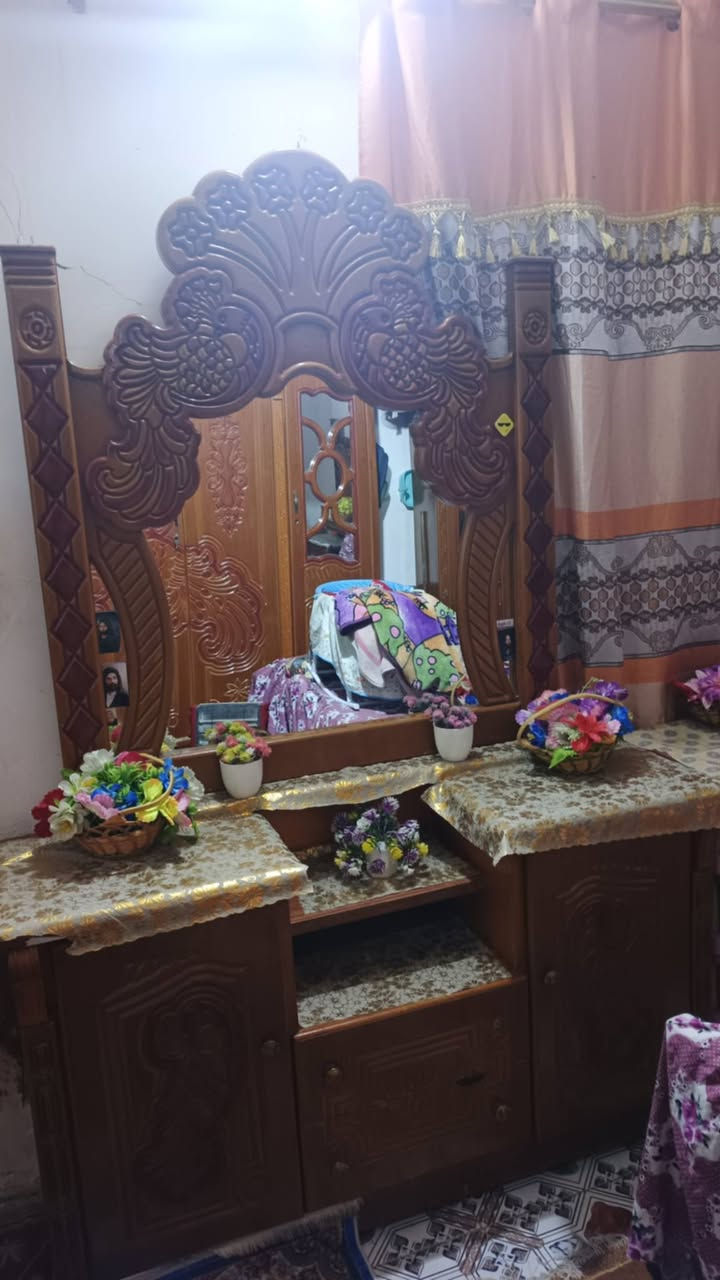 السلام عليكم
غرفة للبيع السعر ٤٥٠ 
المكان سوق الشيوخ


**إذا كنت صاحب هذا الإعلان وتريد حذفه لأي سبب، رجاءا أرسل رسالة إلى الدعم الفني**