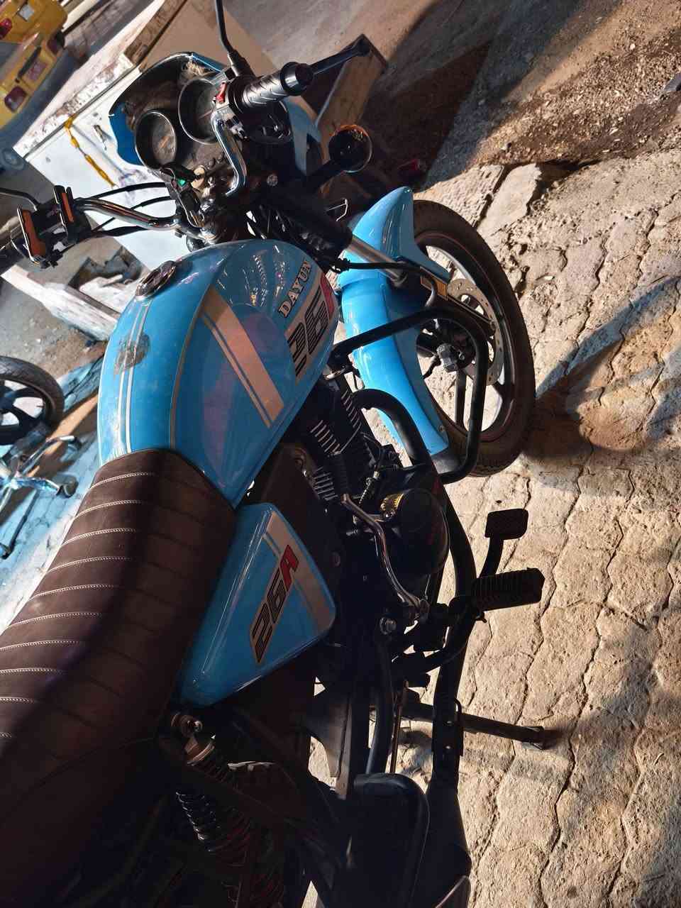 السلام عليكم،
دراجة دايوان كلاسك موديل 2023. 
محرك 150cc اللون ازرق سمائي. 
ماشية 7670K 
رقم واسط مشروع وطني، تحويل ثاني يوم 
دراجة اي نقص ما بيها. مكاني بغداد مدينة الصدر. السعر خاص. ***********
