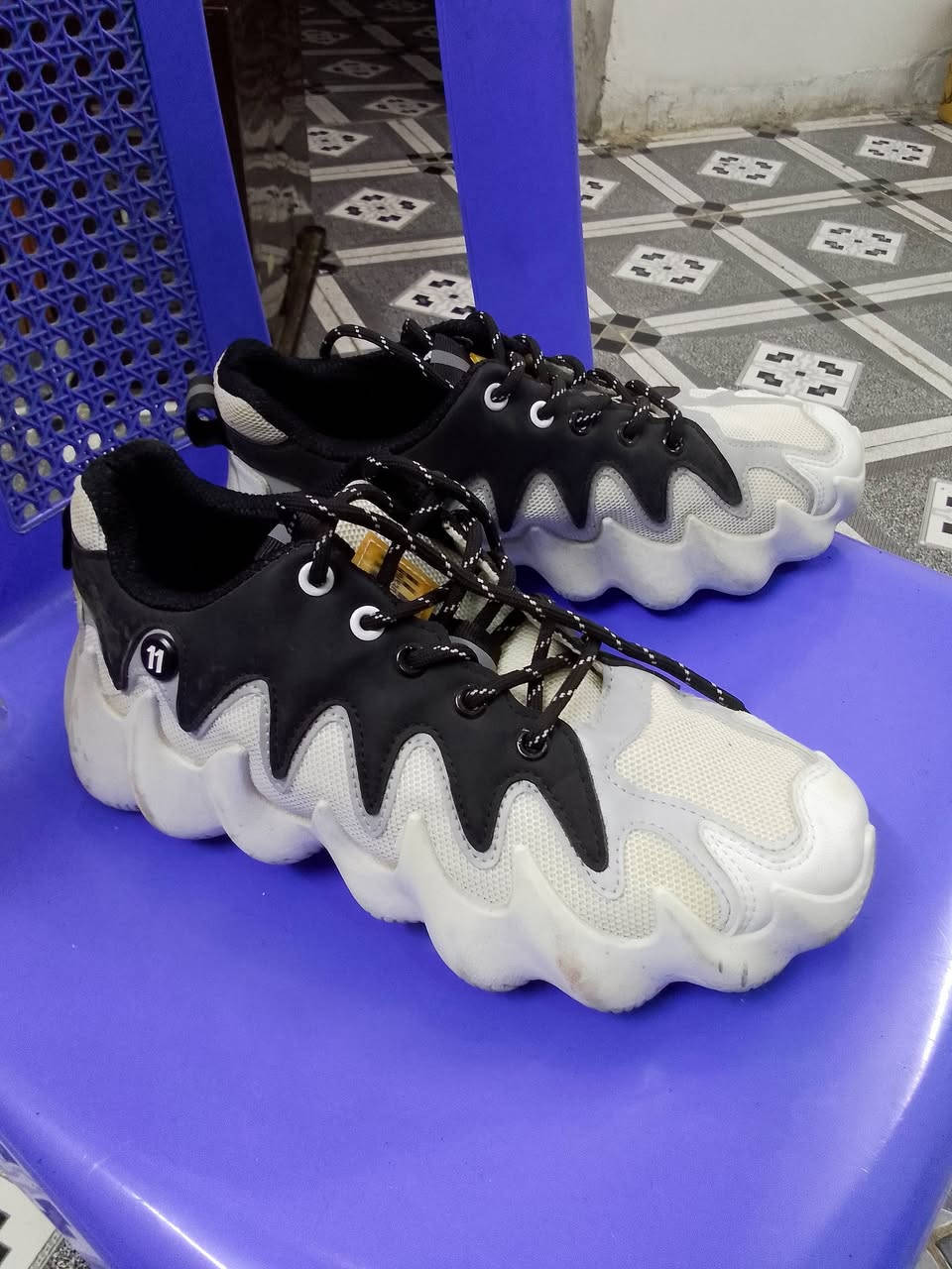 عندي 18 حذاء بيهن جدد مشترييهن بس مستخدمهن قليل وبيهن باله حول18 واحد اي شك او شي مابيهن بس يردلهن غسله انتو اصحاب خبره بل غسل اني اشتري واذب واهس والله ماخذهن على 10 و 15 قطعه واكو 20 الف ماخذهن صور كدامكم عمي الي على باب الله كلهن 60 الف نهايتهن والله بلاش بس يردلهن دبانات مابيهن عندي علاكه دبانات ماعرف يفيدنكم او لا بيهن حتى قياطين المهم هذني نهايتهن 60الف بلاش والله مكلفاتني فوك 200 الف بس يردلهن ترتيب وغسله زينه مكان بغداد العلاوي كلهن تقريبا قياس 41 او 42 قياسيي
اتصال ***********
