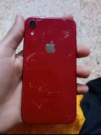 آيفون XR • ١٢٨ • شاشة مكسورة