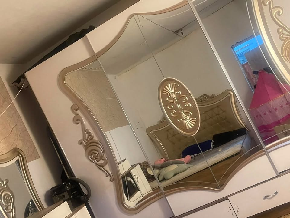 السلام عليكم غرفة نوم تركي سعر 350 مكان حي المصطفى للاستفسار *********** وتساب
