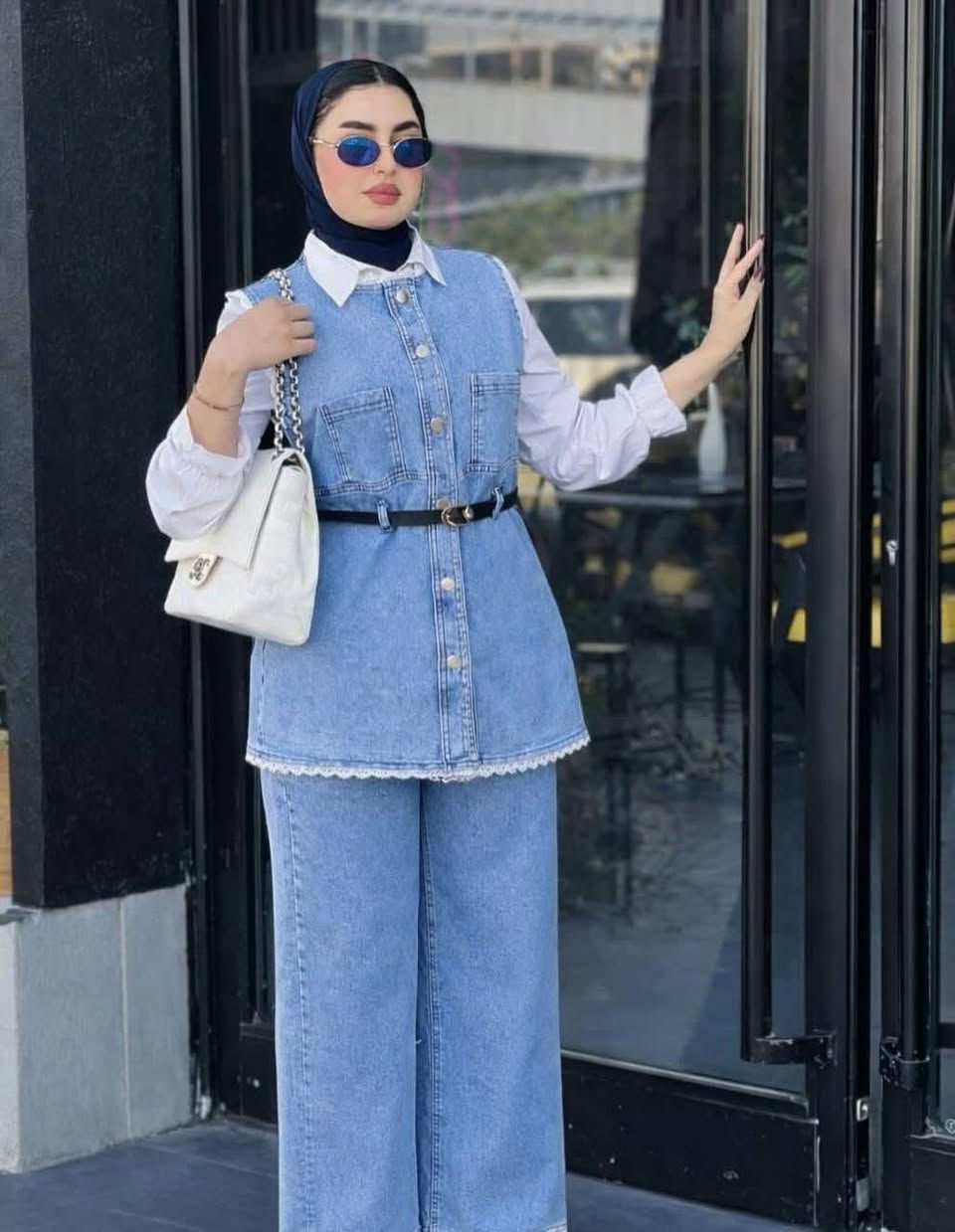 🌸 حصرياً لطقم عيد مميز! 🌸
الطقم:   يلك+بنطرون أنيق
القماش: كابوي صيفي بارد ✨ فخم وراقي
المقاسات: من 40 إلى 50
الفحص: متوفر بوجود المندوب ✅
التوصيل: لكل محافظات العراق 🚚
🎀 تميّزي بإطلالة العيد، اجعلي كل مناسبة ساحرة وجذابة!
ازياء زهرة


**إذا كنت صاحب هذا الإعلان وتريد حذفه لأي سبب، رجاءا أرسل رسالة إلى الدعم الفني**