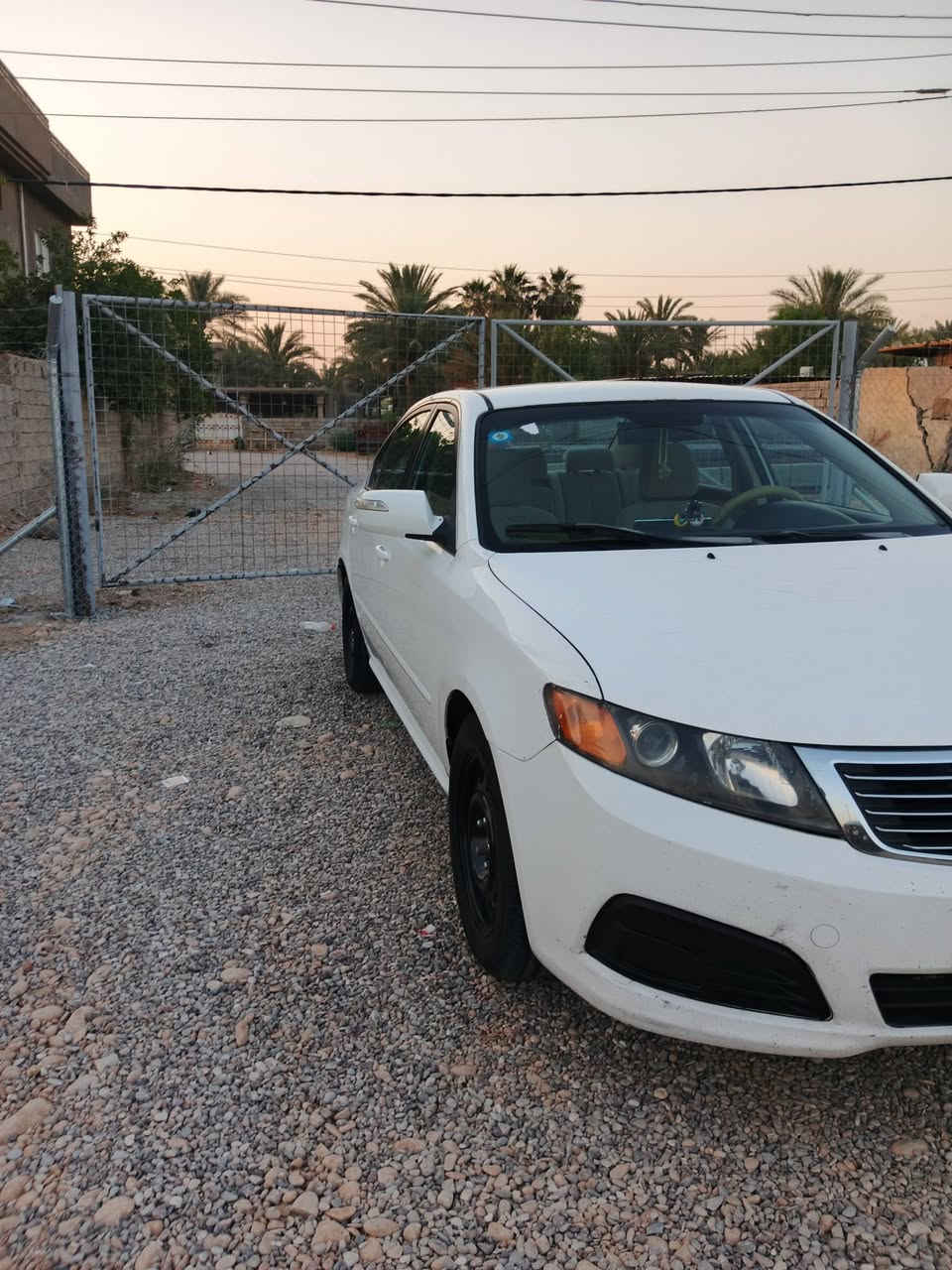 السلام عليكم كيا اوبتيما للبيع رقم مميز ديالي بيها 3قطع صبغ السعر 105 وبها مجال باسمي السياره ***********
