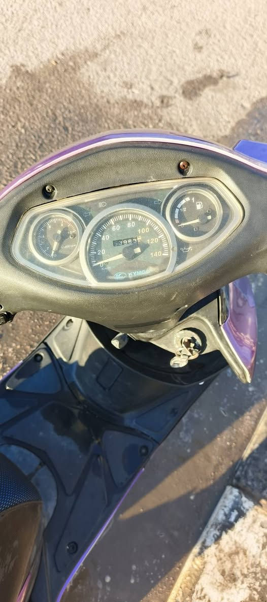 كامكو جي فور للبيع مفتوحه مره مكينه خرسه كهربائيات كلها شغاله شلعه معدل فول عايزه بس باتري مرات يشغل ومرات لا الباقي كله كامل دشبول كله شغال سعر ٣٥٠ وبيها مجال مكاني نجف ابو صخير*********** لا تراسلني وتكلي شبيها مابيها لو دزلي صورها كل تفاصيلها وصورها موجودات
