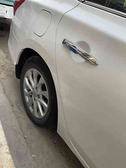 السلام عليكم من رخصة اعضاء الكروب المحترمين نيسان سينترا 2019 وارد امريكي حادث جاملغ السايق والبنيد بدون دواخل مواصفات شاشه لمس ويل كب  ريموند سويج باتري جديد بلضمان صدرها جديد تخم تاير كير مكينه مكفولات السياره جاهزه من كل النواحي مكاني الشعب للاستفسار *********** سعرها 105 وبيها مجال
