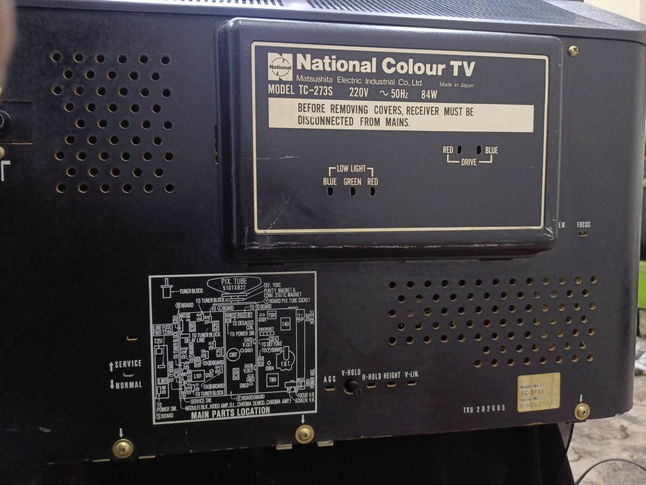 للبيع 
تلفزيون ملون ناشيونال 
 حجم (20 بوصه) إستيراد مؤسسه بدايه الثمانينات نظافه عاليه جدا مقارب للجديد شغال وبحاله ممتازه خالي من التصليح والعيوب نهائيا بلاد وضع شركه للاستفسار (***********) متواجد واتساب ماسنجر. يوجد توصيل 
((السعر مراسله الصفحه))
