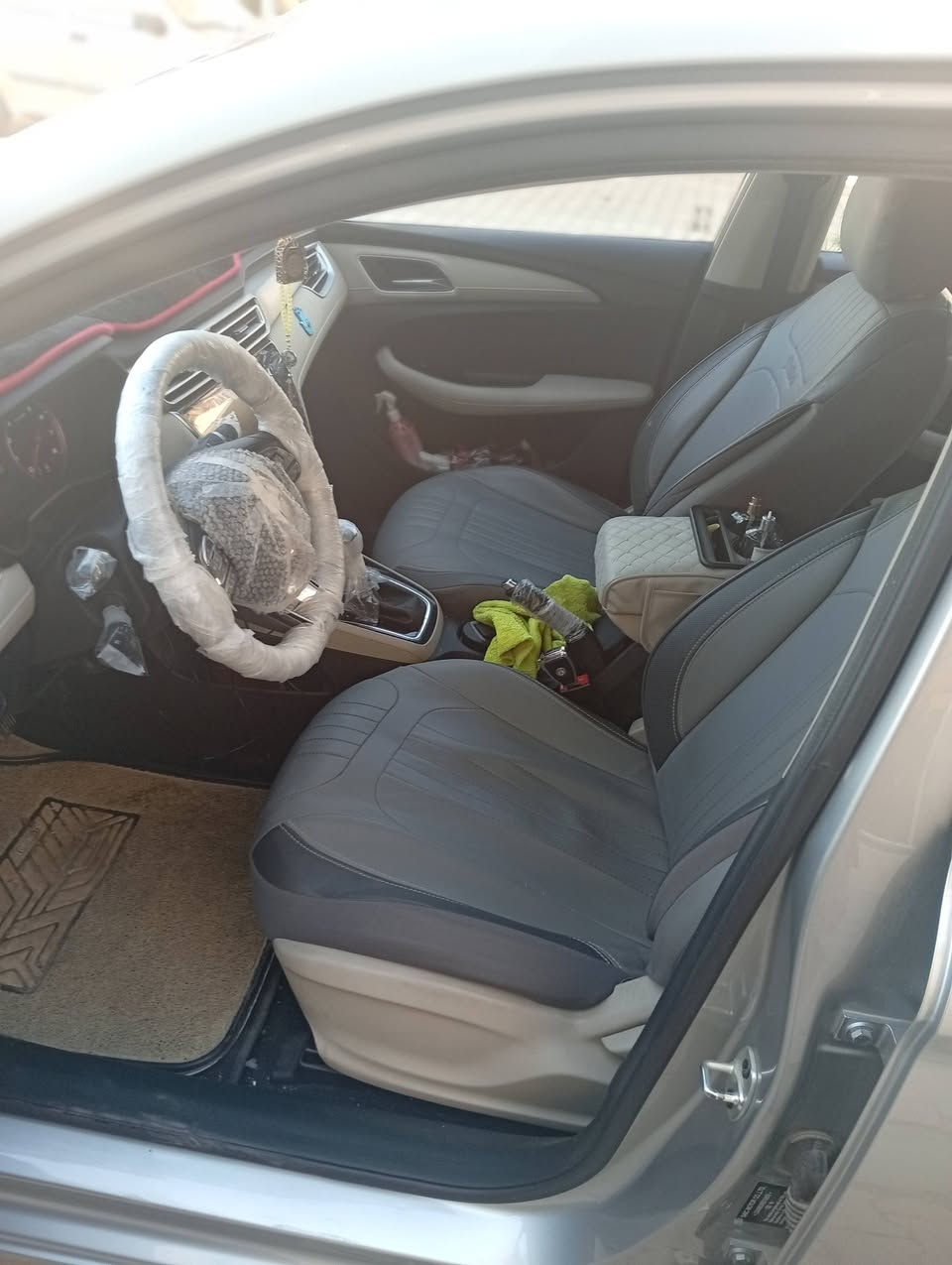 ٢٤كونفورت
مكفوله 
لد نهاري 
حساسات وكامره بلاد
شاشا كبيره 
ممشى 30الف 
رقم بغداد
منظومة غاز 
السعر ١٠٥
***********
