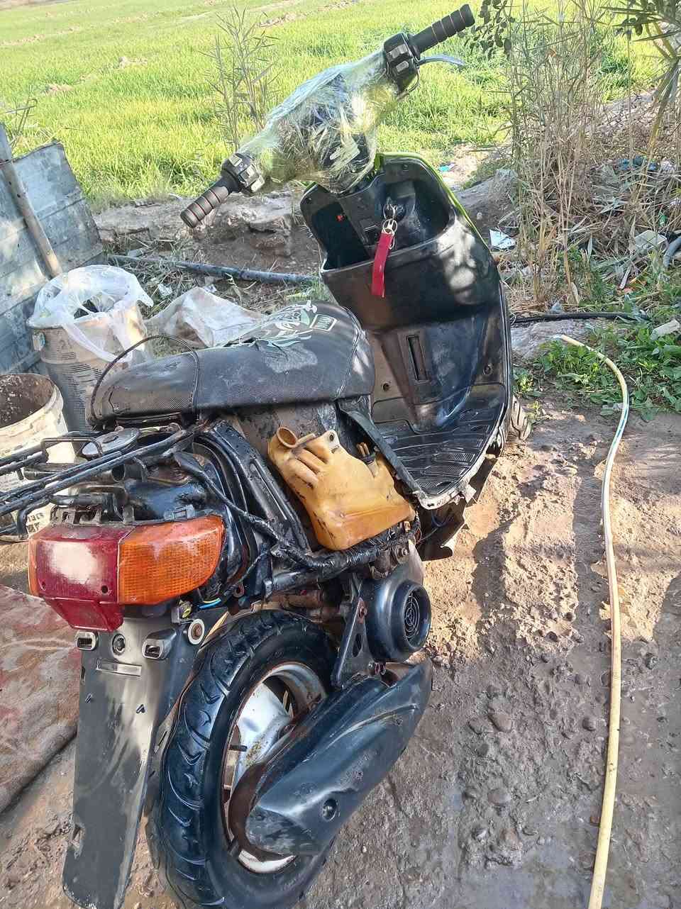 سلام عليكم للبيع دراجه بطه60 مكينه نضيفه قبل اسبوع مجفتهه كابريتر جديده خطين بس بيهه خربطه لين وكع مي بلكابريتر يدات ماكس تخم+فاكيوم بانزين جديد +قفل جنطه كهربائياته شغاله عوزهه باتري كفراتهه موجوده سعر(85)مسعجل على بيعهه
رقم ***********
