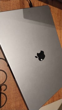 ماك بوك M1 Pro • رام ٣٢ • هارد ٥٠٠