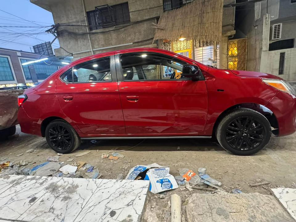 السلام عليكم 
للبيع 
مسيوبوشي ميراج G4
black edition
موديل 2023,￼ 
مواصفات الG4  
رادار مانع تصادم 
شاشة
كامرا 
 زنون
تحكم ستيرن 
ماشية حاليا 9000 مايل 
الحادث موضح بلصور 
تبديل بنيد وصبغ جاملغ 
ايرباك استيرن فقط مبدل وشغال
منفيست باسمي بدون رقم 

للاستفسار عن السعر والتفاصيل 
*********** 
مكاني بغداد حي الخضراء
