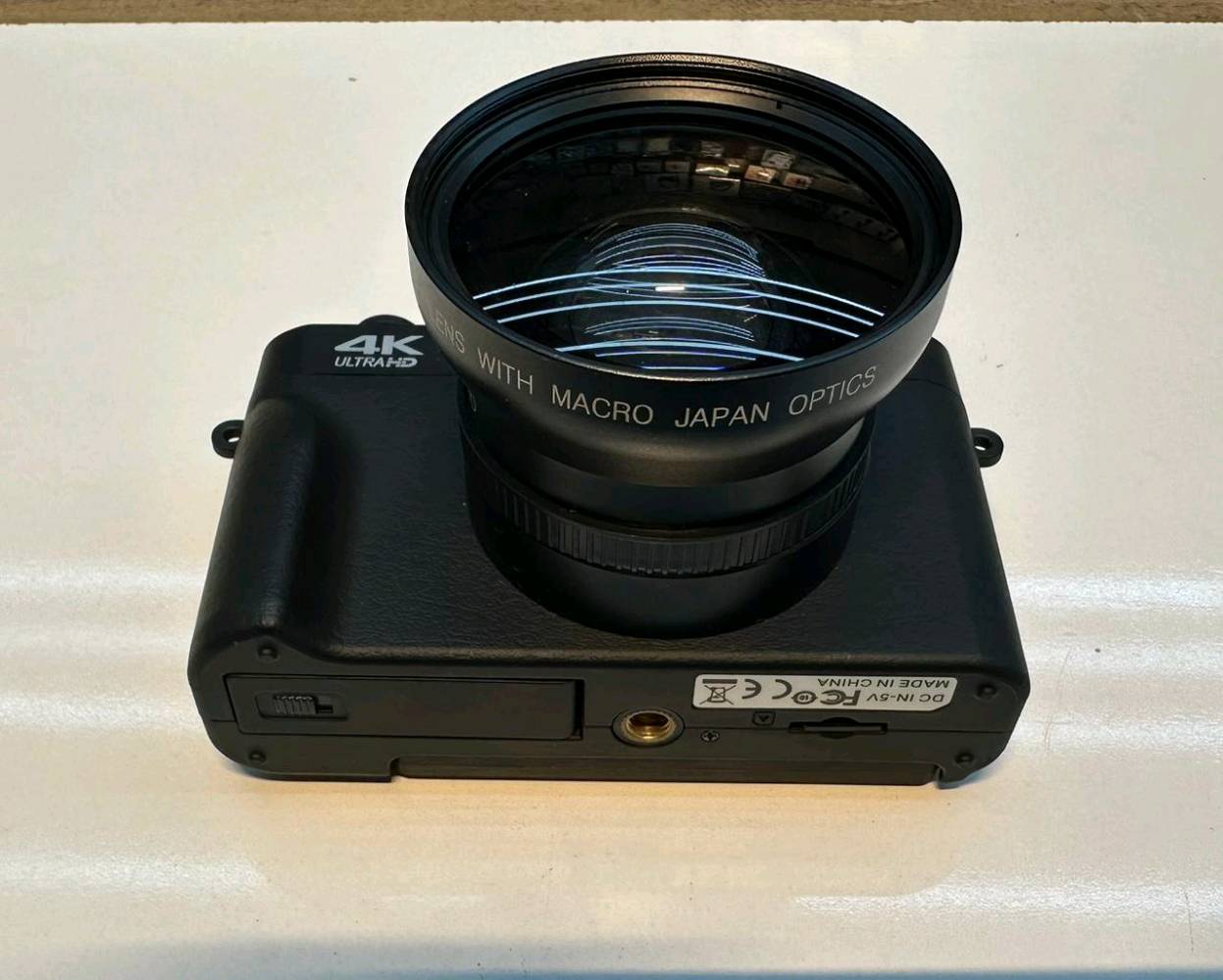 كامره4k تصوير صور و مقاطع 
مع عدسه و ثنين بطاريات
مع كيبل تابسي مال كامره 
ما عده رام
السعر 40وبيها مجال تواصل عله الرقم وتدلل اكتروني