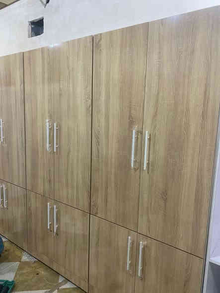 خشب mdf درجة اولى 
يوجد 2 باب 
3 باب 
4 باب 
6 باب 
***********
