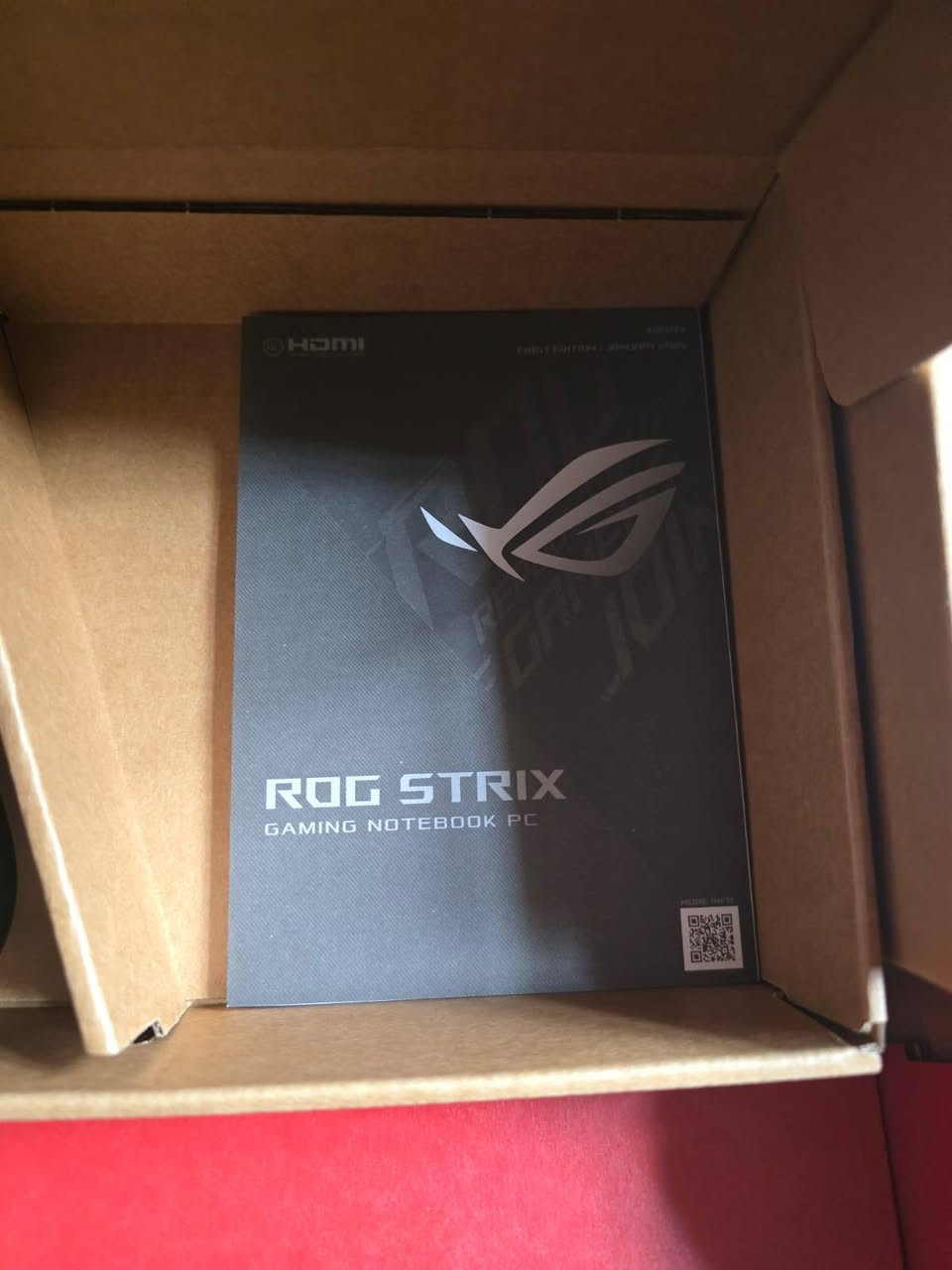 لابتوب العاب GAMING جديد مع الكارتون والملحقات بالاضافة الى ٣ اشهر game pass و windows home11 اصلي مفعل 

#asusrogstrixg16 (2025) 
#new جديد 
2.5k IPS 240hz
Amd ryzen 9955hx 
Nvidia 5070ti vram 12gb 140w tdp
Ram 32gb gddr7
Hard 1tb ssd gen4 
Chichlet perkey rgb keyboard
Battery 90wh

السعر 3.500.000IQD 
٣ مليون و٥٠٠ الف دينار 
يوجد توصيل جميع المحافظات 

المواصفات بالتفصيل:
ASUS ROG STRIX G16 (2025) 

CPU (المعالج) 
Amd ryzen 9955hx اقوى معالج موجود حاليا

Base core: 2.5ghz boost core: 5.4 GHZ
P cores: 16 عدد انوية الطاقة الفعالة 
32 threads: عدد الخيوط

GPU (كارت الشاشة):
#5070Ti 
VRAM: 12gb GDDR7
1565mhz
140w tgp 
115w+25w dynamic boost
يعني كارت يستلم كامل الطاقة وافضل اداء بسبب الvram العالي 

الرام
RAM: 32GB 5600MHZ DDR5 
RAID technology
الشاشة:
16 inch 16:10 
2.5K WQXGA 2560X1600P  IPS
Refresh rate (240HZ) معدل الاطارات
Dynamic refresh rate

Anti-glare display مانع الانعكاسات

DCI-P3:100% تشبع الالوان

Response Time: 3ms
G-Sync
Pantone Validated

MUX Switch + NVIDIA Advanced Optimus يتيحلك التحويل بكارت الشاشة بدون ما تضطر ترست الحاسبة

التخزين 
1tb ssd m.2 nvme pcie gen 4

نظام تبريد asus الافضل عالميا 
Tri Fan + liquid metal 

Battery:90wh البطارية
مع شاحنة 280w

I/O PORTS المداخل
1x 3.5mm Combo Audio Jack

1x HDMI 2.1 FRL

2x USB 3.2 Gen 2 Type-A
(data speed up to 10Gbps)

1x Type-C USB 4 with
support for DisplayPort™ /
power delivery / G-SYNC
(data speed up to 40Gbps)

1x Type-C USB 4 with
support for DisplayPort™ / G-
SYNC (data speed up to
40Gbps)

1x RJ45 LAN port
Full hd webcam 1080

Mouse pad: glass 

Key board: perkey backlit chichlet keyboard 
تصير اضاءة لكل زر في الكيبورد بشكل منفصل  
وبيها اضاءة اسفل اللابتوب قابلة للتعديل مع aura sync و aura wallpaper 

الوزن: 2.5kg


**إذا كنت صاحب هذا الإعلان وتريد حذفه لأي سبب، رجاءا أرسل رسالة إلى الدعم الفني**