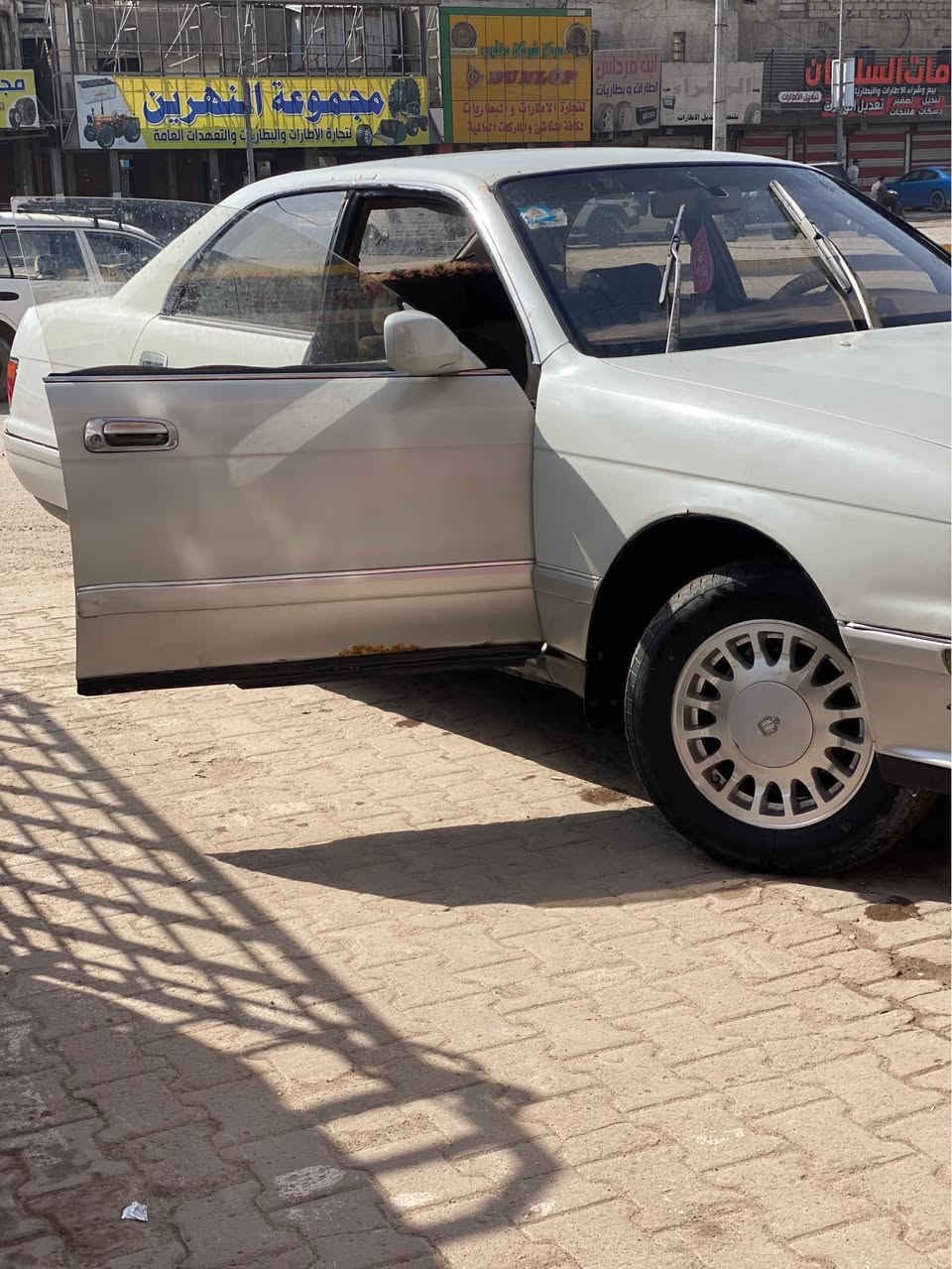 سلام عليكم بطه منفصل لون ابيظ لؤلؤي كير مكينه جدد سياره بيهه ظربه وحده وره الصدر بيهه صبغ مكانات. سياره نظيفه معنى الكلمه تبريد شغال الفان بس بي عطل يمكن كهربائي السياره بسمي رقم 14 بصره انكليزي مكاني بصره شارع التجاري. السعر 60 وبيهه مجال لل طيبين رقمي *********** Singapore
