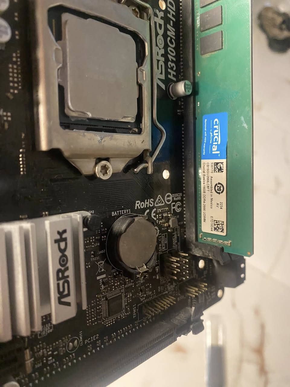 للبيع بورد ومعالج و رام
معالج كوراي ٥جيل٩kf
رام مثل مموضح  بل صورة سرعة٢٦٦٦
بورد فئة h اسوس روك شغال كامل بس ينرادلك كرت و بور 
قيم و اخذ 
كرونكس زن
وتساب ***********
