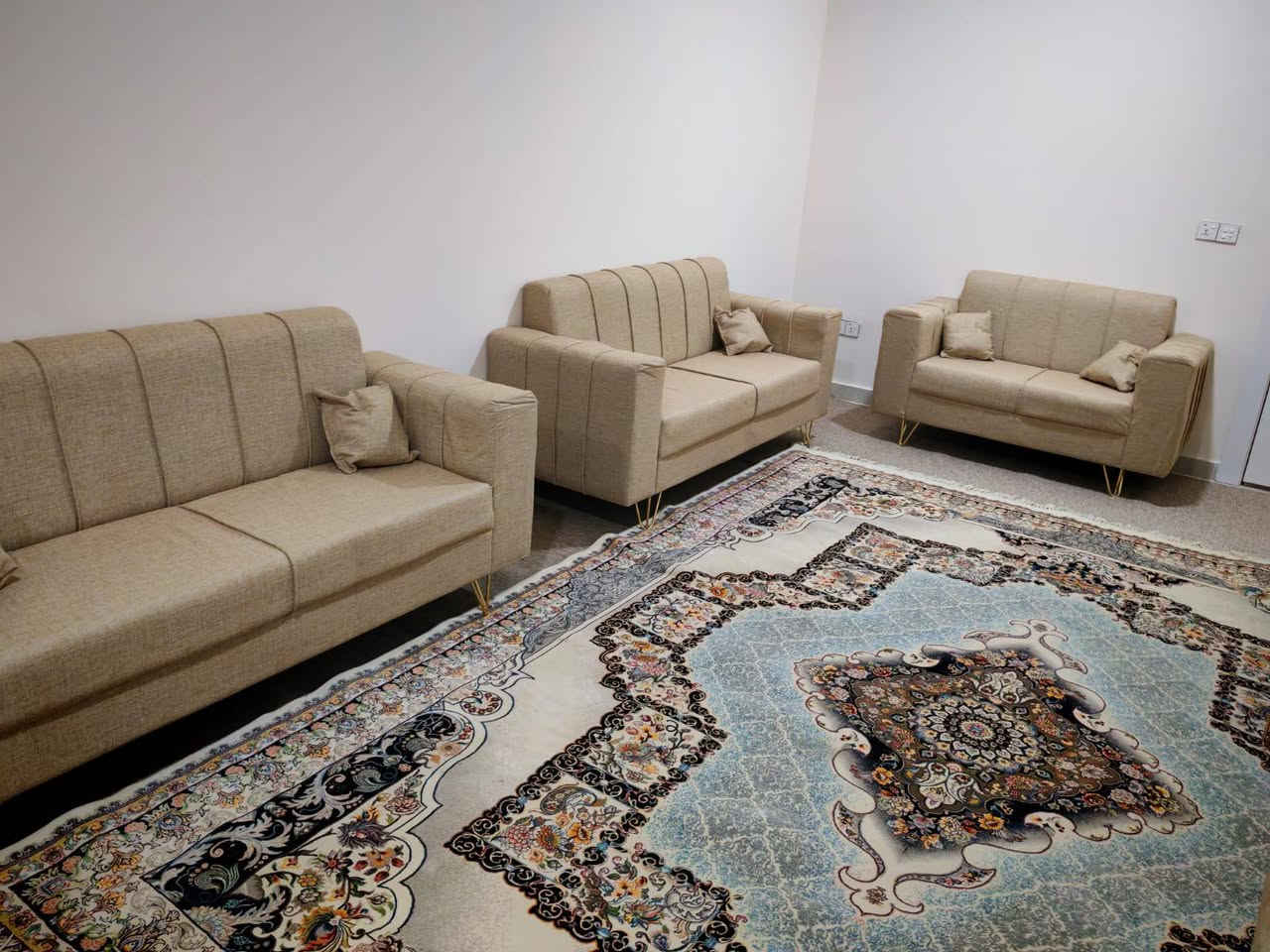 تخم قنفات للبيع 10 نفرات 5 قطع العنوان كربلاء حي القادسيه رقم الهاتف *********** كربلاء, العراق
