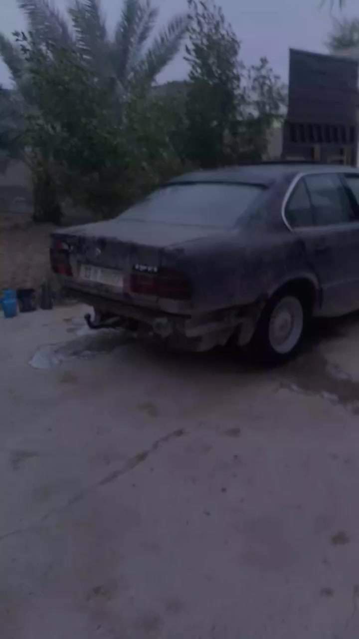 سلام عليكم  بي ام موديل 91حجم535فول اوتوماتيك  نشاط فول سيارة وحش بيه شلعه ضيم  فتحه سلايت 3طكات ويل خليه تخم تاير   رقم بغداد دولي  سنويه لل30 سعر40وبيه مجال مراوس هم يرهم  مكاني فلوجه ناحيت صقلاويه رقم الهاتف ***********وبيه واتساب  ...  نقصه دعاميه خلفيه
