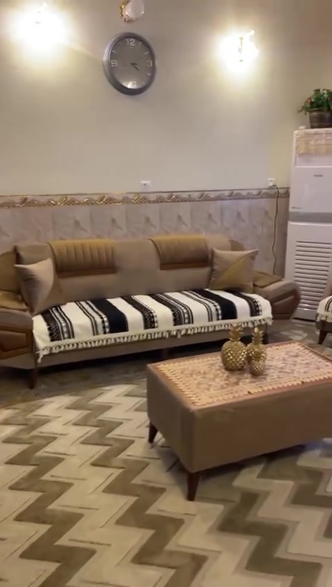 السلام عليكم تخم تفصال 8مقعد للبيع نظافه 100بل100للبيع السعر 550  ***********
