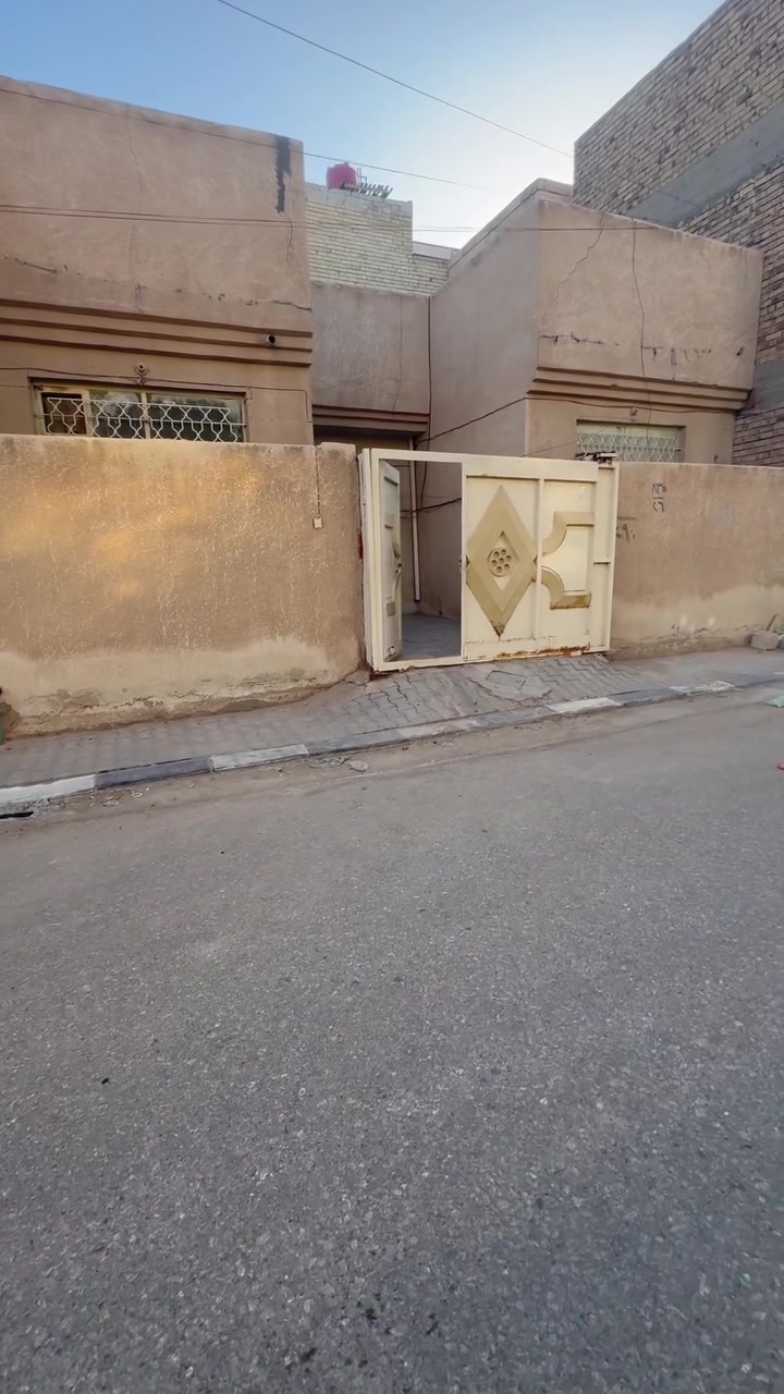 السلام عليكم ورحمة الله وبركاته

🏡 عرض اليوم – بيت للإيجار

📍 الموقع: حي السلام، ، قرب مدرسة الدعاء.

▪️ المساحة: 100 متر مربع.▪️ طابق واحد.▪️ يحتوي على غرفتين.▪️ مطبخ.▪️ مجمع صحيات.

للاستفسار والاتصال:📞 ***********

مكتب أبو كرار للعقارات والمقاولاتبيع • شراء • إيجار
