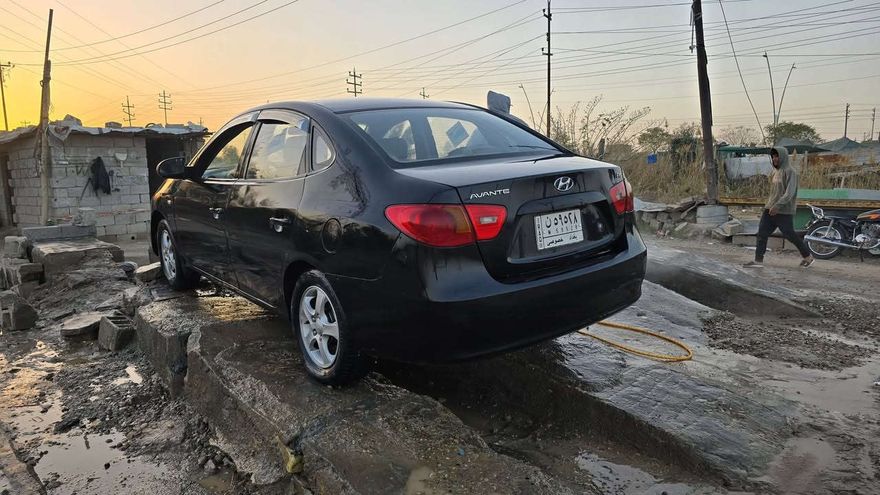 للبيع افانتي موديل ٩ رقم بغداد سعر ٩٠ وبيها مجال ***********
