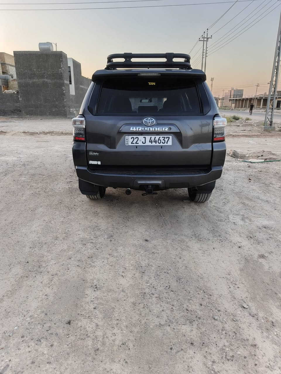 موديل 2017
TOYOTA  4RUNNER  2017 SR5

~ وارد أمريكا  

~ محرك 6 سلندر  / V6 

~ شاشة كبير  

~   كاميرة خلفية

~ كشن  مخمل اسود كهربائي

~ داخل اسود 

~تحديد سرعة 

~نظام ECO

~ حجم تايرات١٧ ويل بيلادي 

~ (  5 ) خمسة راكب 

~ ماشي 89 الف ميل

~ سيارة  صبغ جاملغ ايسر +باب السايق كلير بدون تبديل

~سيارة مرقمة بسمي تحويل شرط 

~ سعر(205  )💰ورقة دولار بيها مجال 🤏
عليه اظافه منظومه غاز 
~ مكان بغداد 

تلفون 📞 ***********
