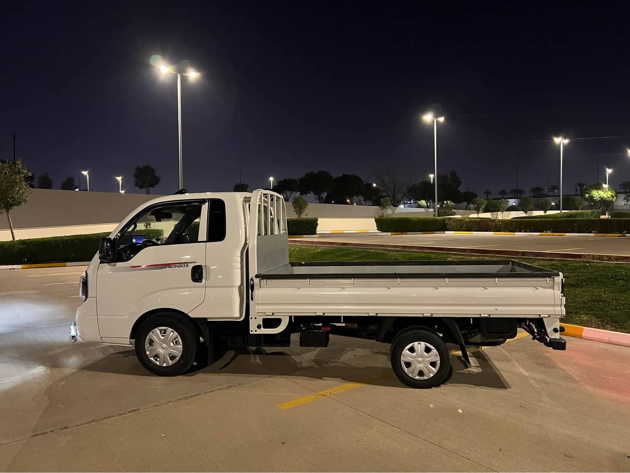 سەیارەکە فول مواسەفاتە گیری ئۆتۆماتیکە و عادیە سەیارەکە بیلاد غازە بی سبوغ و لیدرانە مۆدیل ٢٠٢٤ 
٢٠ هەزار کیلۆمەتر رۆیشتیە سەیارەکە جایزە و بی 
مەسروفە و رەقەمە رەقم هەولیرە 
داوای ٢٣٩$ وەرەقی لی دەکەین کەمەک مامەلە

شوین هەولیر 
*********** أربيل, العراق
