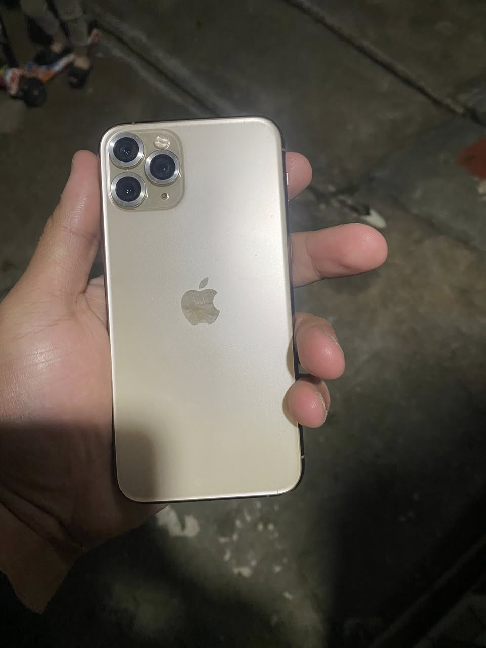 سلام عليكم
١١برو 🚀 

مبدل شاشه مال تفصيخ وفيس ايدي شغال 🚀 

بطاريه٨١مامبدله شرط 🚀 

تك سيمكارد 🚀 

ذاكره٢٥٦ 🚀 

ملاحضه شاشه شويه شكل مو حصير بس 🚀 

سعر خاص 🚀 

متواجد ماسنجر ووتساب 🚀 

*********** 🚀 

مكاني موصل 🚀
