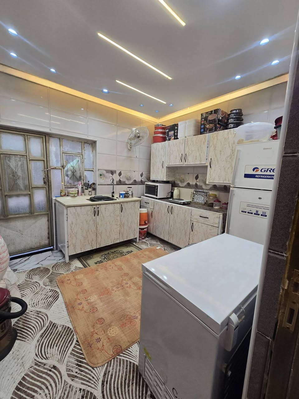 دار زراعي للبيع، 100 متر مربع، 26 مليون، ركن تجعيب، طابوق بناء بلوك. يحتوي على غرفة نوم، صالة، مطبخ، صحيات، استقبال. عنوان الدار: النجف الأشرف، الكوفة، منطقة البراكيه،شارع  سيد حبيب. عنوان المكتب: الكوفة، شارع المعمل، قرب شارع المطار القديم، مجاور صيدلية بلال، مقابل صيدلية زحل، جوار شارع سيد حبيب.
***********
***********

