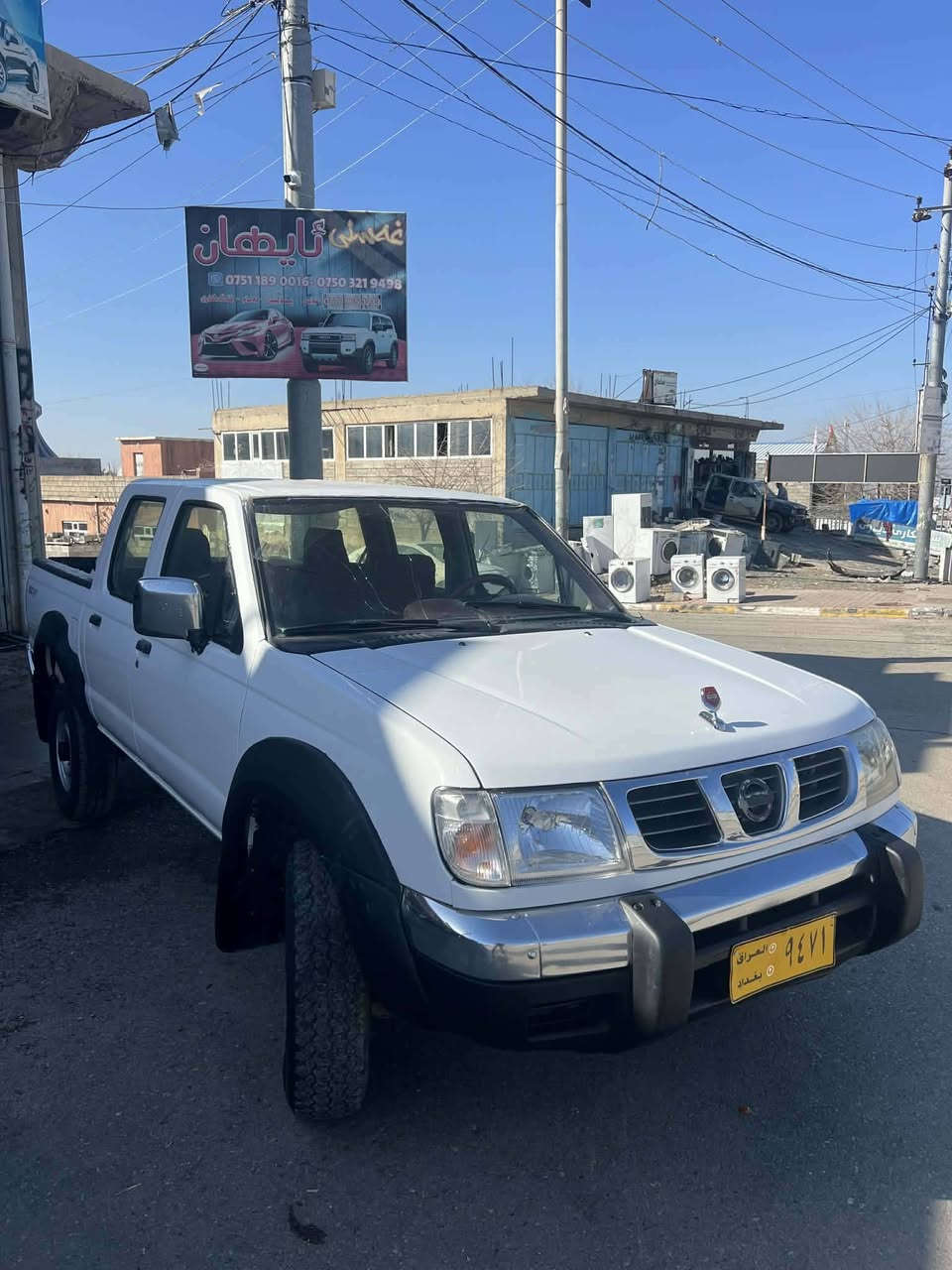 نیسان ٢٠٠٣ دەبڵ اکسل
براوەیە دوبەیە سەیارەکە 
گێڕو مەکینە اکسل بەشەرت ١٠ فیتەر 
ساردو گەرمی ئیش دەکات 
تەقەو رەقەی نیە زۆر تندو تۆڵە

دەعمی نییە بەشەرت پێش و دوای کەپس عام بۆیاخ لەسەر ساغی

تەنها اکسلی پێش پێوە نیە کامل جایزە

لە هەڵەبجەی شەهیدم 

*********** 
***********
