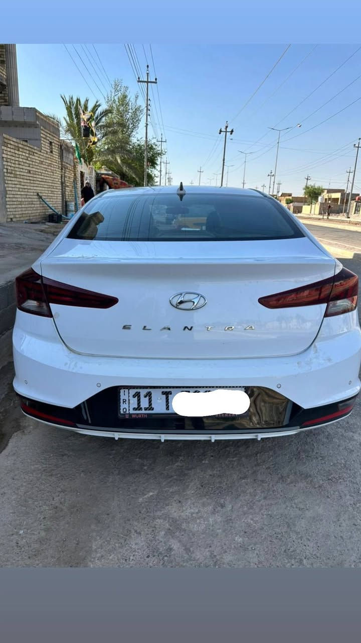 سلام عليكم
سياره النترا موديل 20 حره 
كفاله عامه 
رقم بغداد الجديد
محرك 2000 دوش
لايت زنون
ماشيه 80 الف
السعر 171 وبيها مجال
العنوان ميسان قلعه صالح
الاتصال ***********
