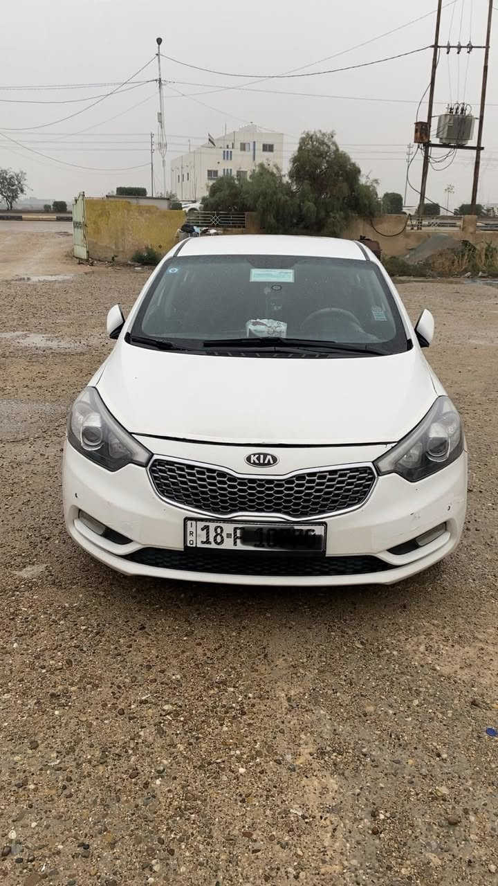 السلام عليكم سيراتو 2014بابل  باسمي مكان السياره السماوه مواصفات لد خلفي وامامي حساس امامي وخلفي تحكم استرن شفتات استرن شاشة اعطال مري شفط ويل حجم 17دواخل اسود بالكامل للاستفسار رقم صاحب السياره ***********
