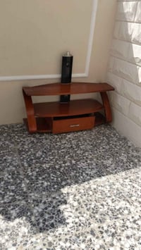 ميز تلفزيون مستعمل للبيع السعر ٥٠ الف وبي مجاااال  العنوان الدورة الشر...