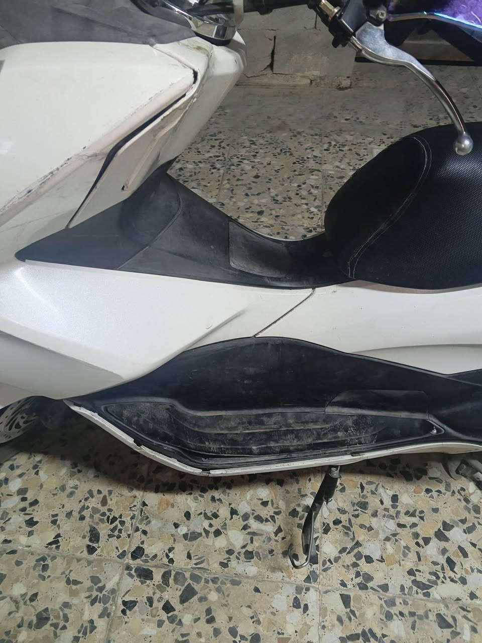 جيل 2 مكينة نضيفة وخرسة 
دراجة حلو عوزها لواحض بسيطة 
رايدها1400 بيها مجال لطيبين مكاني نهاية حي اور 
كفالة  سرقة ومكينة 
‏‪***********‬‏
