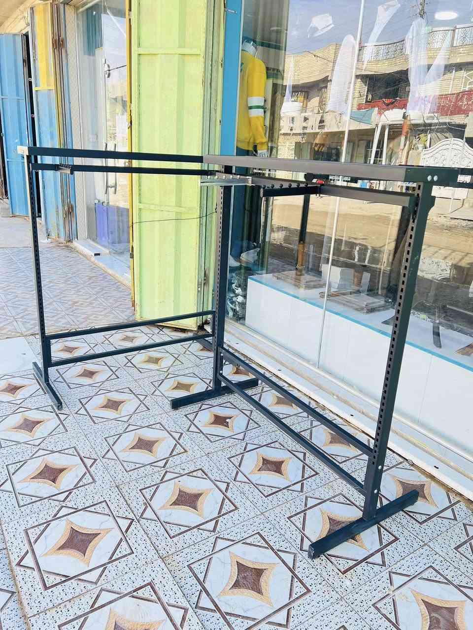 السلام وعليكم استاند ملابس العدد 2 يشتغل صفحتين بعدهن جدد كلش الرقم***********
