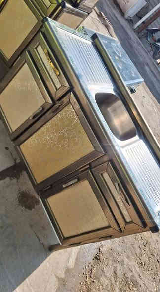 نظيف 3 قطع سعره 300 وبي مجال قليل. ***********
