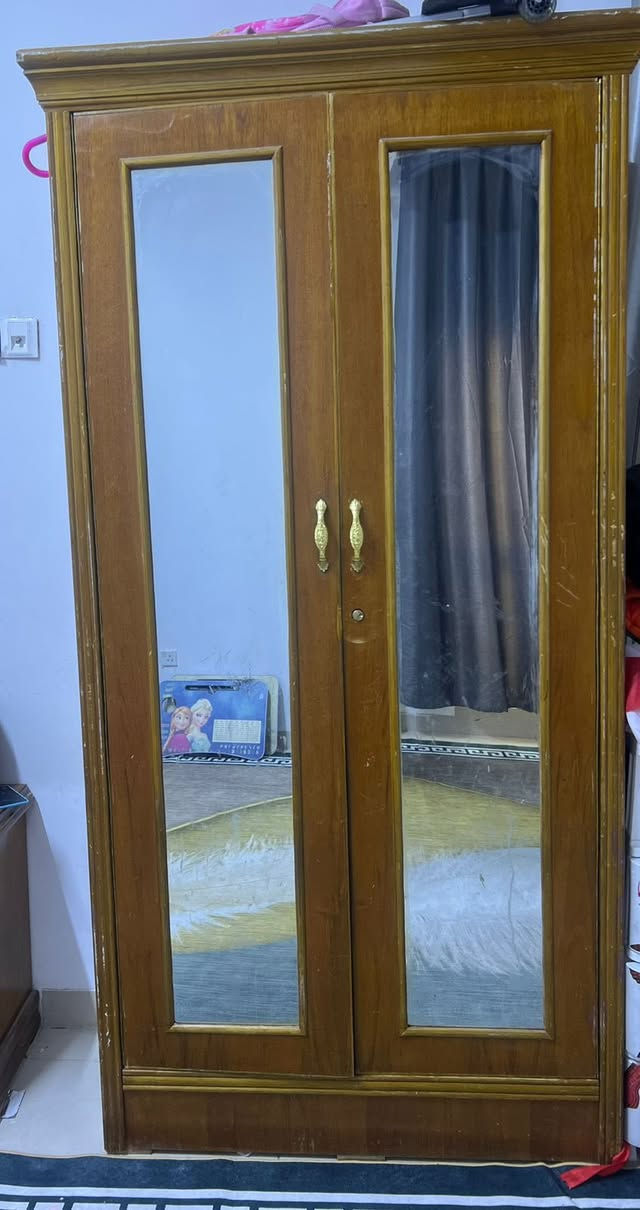 اثاث منزلي للبيع
تخم ١٠ مقاعد السعر ٣٥٠ الف وبي مجال
جرباية نفر الطول مترين والعرض ٨٠ + دوشك طبي اصلي السعر ٨٥ وبي مجال
كنتور بابين خشب  السعر ٨٥ وبي مجال 
الاستفسار الاتصال على الرقم (***********) او مراسلة الصفحة
