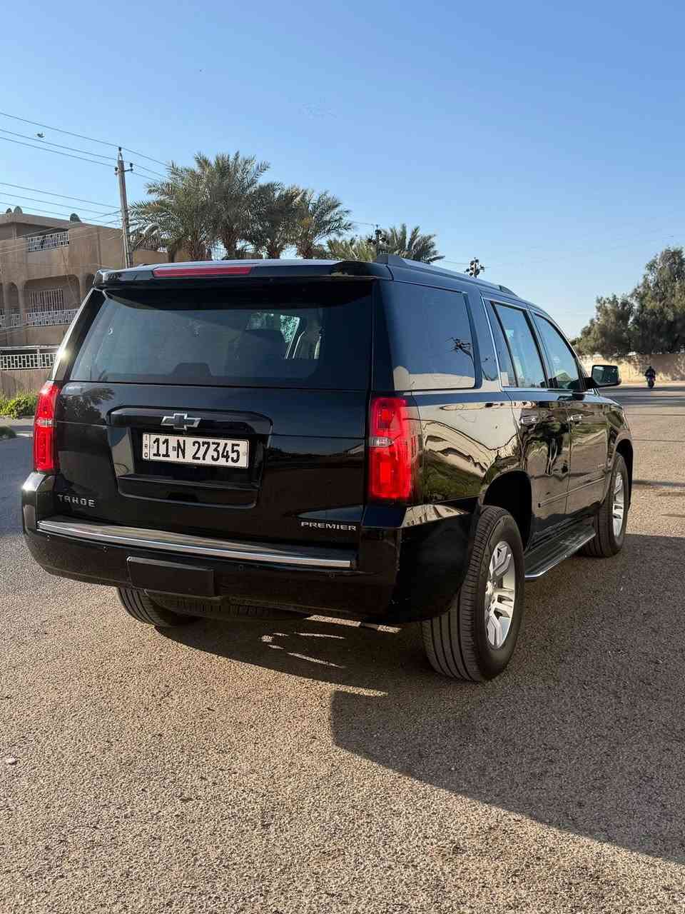 للبيع ‏ LTZ CHEVROLET  PREMIER  
تاهو 2017 بريمير   ضوء القمر خليجي
السيارة ماشية  ( 72) الف كيلو متر 
سنوية وهزة كلة جديد بسمي رقم بغداد جديد 
بيها بارد بلباب الخلفي والهلال مال الجاملغ .
📌 السعر // 365 $
المواصفات //LTZ                        
فول مواصفات ١/١ PREMIER
٨سلندر 5300
سلايد(فتحة قمارة)
كراسي جلد اصلي
كراسي اثنين كهرباء
كراسي هزار( عند اقتراب السيارة من اي شي )
كراسي خزن(ميموري)
كراسي(تدفئة+تبريد)
كراسي خلفية كهرباء
كراسي خلفية تدفئة
تبريد خلفي شاشة
شحن الهاتف لاسلكياً
رادار
سائق آلي
كروس سرعة
داتا شو DATA SHOW
خمس بصمات
فول تحكم استيرن(جهتين امامي+جهتين خلفي)
استيرن كهرباء
استيرن تدفئة
شاشة عرض الاعطال
صندوك كهرباء(شفط)
فتح صندوك تلقائيا عن طريق القدم(صندوك جلاق)
نظام السير على الخط
دبل كير(عادي+اوتوماتيك)
دبل حساس(امامي+خلفي)
نظام تحكم بمستوى الضوء الداخلي
مانع تزحلق
منضومة زنون
پدل كهرباء(تحكم كهربائي بالبريك والبانزين)
نظام فتح الابواب لاسلكياً
فور ويل
شاشة امامية كبيرة اصلية
شاشة خلفية DVD اصلي 
كامرة خلفية 
تشغيل عن بعد
قاصة سرية
دوسات كتابة CHEVROLET
اشارة بالمري
مري كهرباء(شفط)
لايت عدسة زنون
لد امامي
سستم_صوت
داتاشو كبيره 
كيجات ديجتال 
موصفات لبريمير بعد معروفه هيه اعلى فئة
مكان السيارة بغداد البياع حي العامل 
هاذا رقمي ***********
