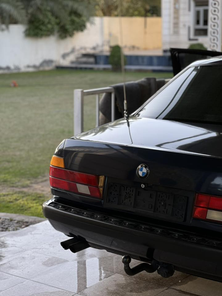 مراوس او بيع والافضل مراوس
بي ام 1991 
730 اصل لون نيلي
صبغ عام فرن 
محرك جديد
كفاله عامه من ضربة وخياس 
كهربائيات كلهه بلاد ونظيفه
غرفة جلد اسود جدا نظيفه 
كلشي بيهه شغال 
ادامه عامه مسوي للسياره 
فيت بمب
نوزلات
بلكات 
فلاتر 
صوندات بانزين
قاعدة وطوافه 
بنكه كهرباء 
كمبريسر جديد 
حساسات حماوه وتشغيل صباحي جدد
باتري جديد 
ولف حماوه وجوينات جدد 
السياره مابيها اي نقص وترايهه جدا حلو وناعم 
رقم صلاح الدين تحويل مباشر 

مكان السياره بغداد

***********
