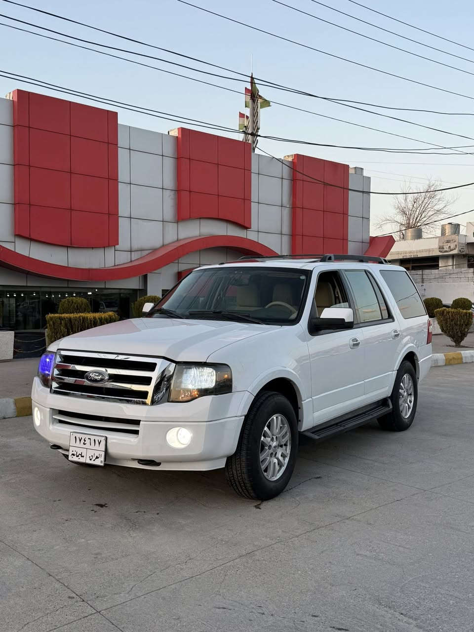 فورد إكسبيديشن 2013 سلايد فور ويل
استلام شركة XIT مكفولة من الصبغ 
محرك ممفتوحة جديدة 
كل جسم السيارة بشرط
4 تايرات جديد 

سويت سيرفس كامل للسيارة 
مابيها أي خلل او نقص 

رقم صاحب السيارة 
***********
