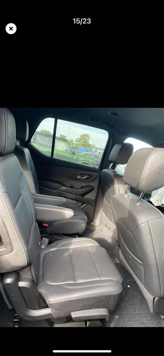 السلام عليكم ترافيرس موديل 2023
مواصفات Lt  معروفه 

مفتاح التشغيل بصمة وتشغيل عن بعد 

3 قطع تبريد 

5 بصمات ابواب 

صندوق كهرباء

فور ويل  

كشانات الامامية كهرباء 

تدفئة بالكشنات 

تدفئة مقود 

سايد بريك بصمة 

شاحن موبايل واير ليس 

مخارج UBS

رادار امامي + تحديد مسار 

رادار جانبي نظام النقاط العمياء 

اشارة بالمرآة 

شاشة قاصة تدعم نظام الاندروي

كشافات امامية زنون 

حجم الاطارات 18 انج ويل كب 

حجم المحرك 6 سلندر  3600 

ناقل الحركة 9 نمر 

تخم تاير جديد

عداد المسافات الحالي 140Km

السيارة رقم ميسان الجديد انكليزي 

جميع صور المزاد مرفقة بالمنشور 

السعر اتصل وتدالل ***********
