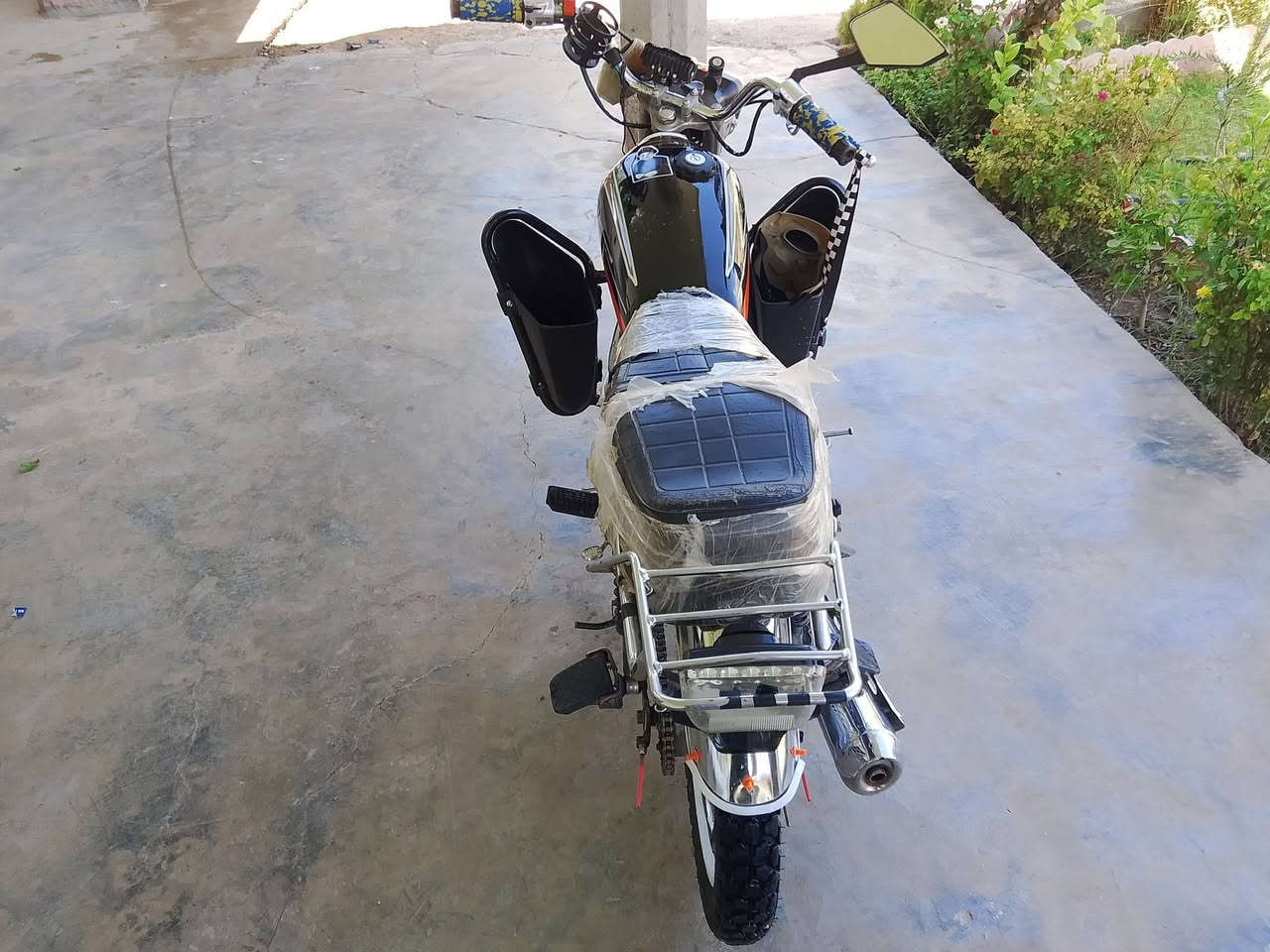 السلام عليكم دراجه نامه برو مديل 18محرك تايكر الدراجة خير من الله لا نقص ولا تبخير  دراجه كامله كهربايات جدد والسعر 325 وبيه مجال حك الجيه مكان ديالئ شهربان ***********
