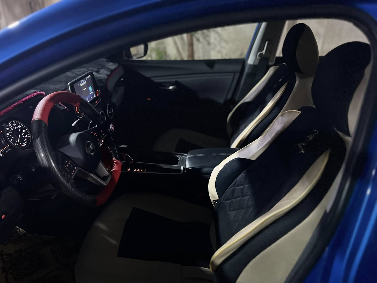 نيسان سنترا2023ماشيه12الف  سيار جديده سعر140بيها مجال قليل لاستفسار ***********
