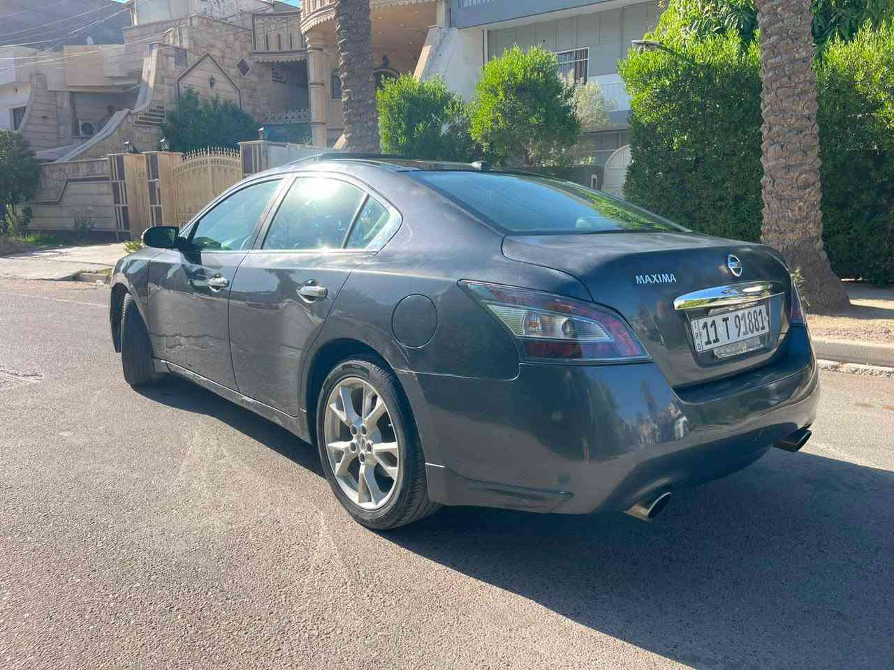 السلام عليكم
نيسيان ماكسما (2012 Platinum )
يعني اعلى موصفات بالنيسان كله  
اعلى فئه 
-محرك (3.5L/V6) +300hp 
-نظام صوتي من 11 سماعه BOSE 
-فتحه سقف بلوراما 
-كشنات جلد حظن 
-كشنات كهرباء 
-تدفئه تبريد كشنات 
-كشنات الخلفيه جلد VIP 
-تدفئه بالستيرن 
-بصمات دخول ذكي 
-برده خلفيه
-اضائه اسفل الدوس الخارجيه 
-تعتيم بالمرآه الوسطيه 
-شاشه انفنتي 
-اشاير بالمري الجانبية 
-نزول المرآه عند الرجوع للخلف
-كامره خلفيه 
-مثبت سرعه 
-تحكم ستيرين جهتين 
-شفتات رياضيه 
-ماوس تحكم بالشاشه 

بعد بيه هواي موصفات ماذكرهن 
السياره بدون حادث ✅ 
ماشيه 112 الف فقط ✅
محرك  مكفول برغي مامفتوح ✅
كير بلادي ع شرط ✅
سياره عليه ادامه كامله لمنظومه الاحتراق كامله ✅
تخم تاير جديد✅
تدفئه تبريد ✅
رقم بغداد الدولي باسمي  تحويل ثاني يوم +داخله هزه بشهر الواحد يعني ميحتاج هزه ✅
سعره 83$ وبيه مجال 
مكاني بغداد الدوره


**إذا كنت صاحب هذا الإعلان وتريد حذفه لأي سبب، رجاءا أرسل رسالة إلى الدعم الفني**