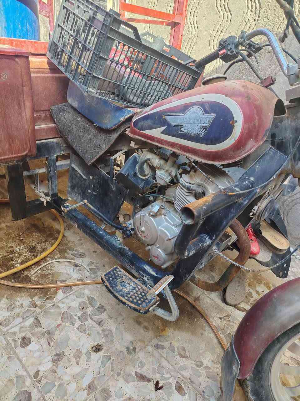 ستوته للبيع الشاصي ولبدي دايون
المحرك دبلات  تاير امامي امتيار  ستوته وكيله بغداد يعني نتكاتب ب مكتب فقط سعر 850
***********
